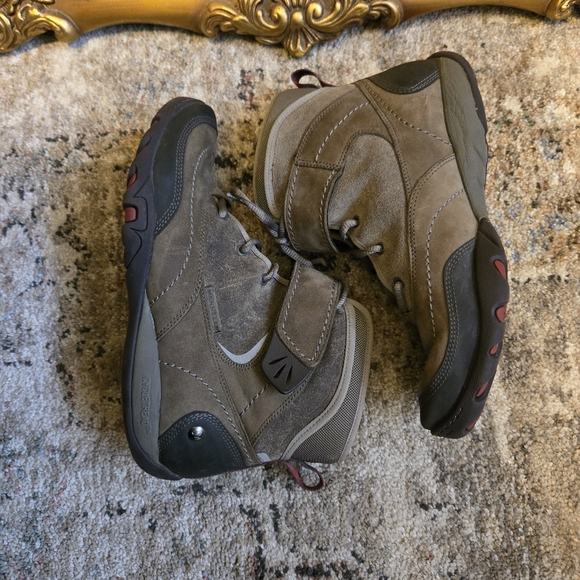 Merrell 'Boulder' Cycletread Leather Hiking Boots - Picture 3 of 10